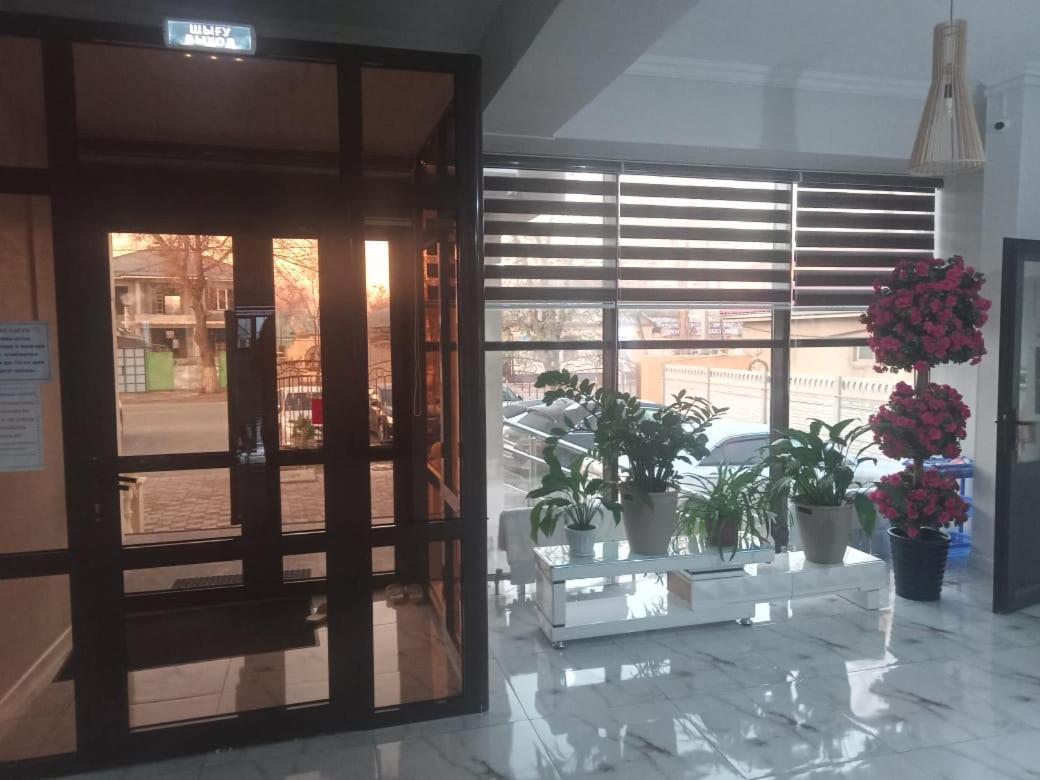 Keruen Deluxe Hotel Тараз Екстериор снимка